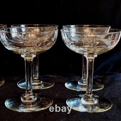 Serie De 8 Anciennes Coupes A Champagne En Cristal Val Saint Lambert