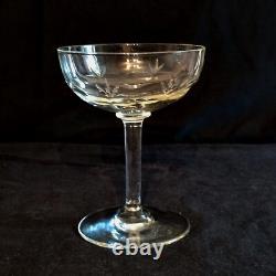 Serie De 8 Anciennes Coupes A Champagne En Cristal Val Saint Lambert