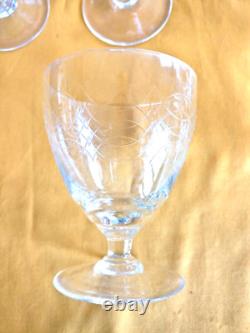 Service de 41 verres anciens en cristal gravé style Baccarat st louis