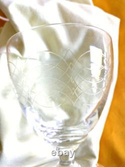 Service de 41 verres anciens en cristal gravé style Baccarat st louis