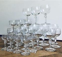 Service de verres anciens à frises guillochées