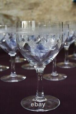 Suite de 10 anciens verres à eau ou vin en cristal gravure guillochée