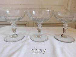 Suite de six anciennes coupes à champagne en verre ou cristal taillé côte plate