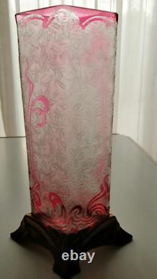 Superbe ancien vase art-nouveau Baccarat en verre dégagé à l'acide