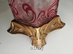 Superbe ancien vase art-nouveau Baccarat en verre dégagé à l'acide