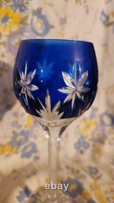 Superbe ensemble de 7 verres à pied anciens en cristal doublé bleu cobalte