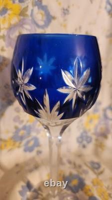 Superbe ensemble de 7 verres à pied anciens en cristal doublé bleu cobalte