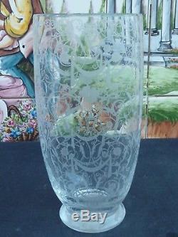 Trés Beau Et Ancien Vase En Cristal De Baccarat Modéle Michel Ange