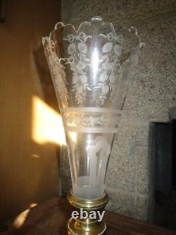 Très belle bouquetière ancienne en bronze doré / vase cornet en cristal gravé