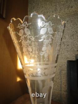Très belle bouquetière ancienne en bronze doré / vase cornet en cristal gravé