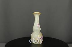 Vase ancien en verre givré émaillé, attribué à MONTJOYE