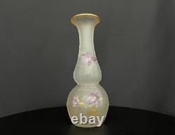 Vase ancien en verre givré émaillé, attribué à MONTJOYE