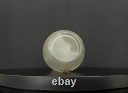 Vase ancien en verre givré émaillé, attribué à MONTJOYE