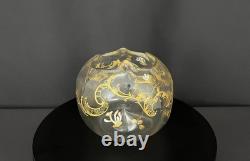 Vase ancien forme boule en verre émaillé et doré, décor floral, vers 1900