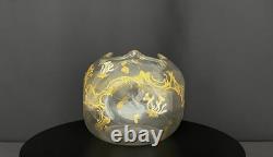 Vase ancien forme boule en verre émaillé et doré, décor floral, vers 1900