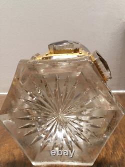 Vase de cristal 19e siècle, décor renaissance, meulage ancien Vase de cristal 19e siècle, décor renaissance, meulage ancien