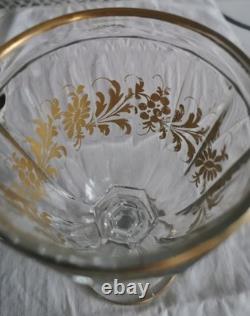 Verre calice en cristal moulé ancien. Attribué à la manufacture de Baccarat