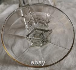 Verre calice en cristal moulé ancien. Attribué à la manufacture de Baccarat