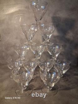 Vintage lot? 12 verres? En cristal ciselé, motif feuilles? Ancien