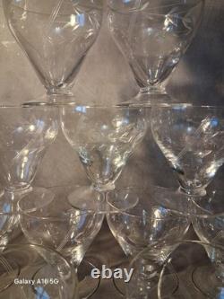 Vintage lot? 12 verres? En cristal ciselé, motif feuilles? Ancien