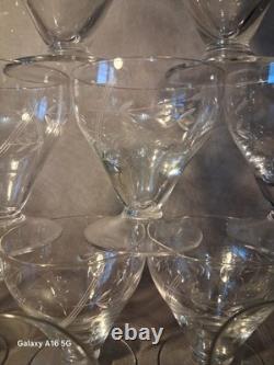 Vintage lot? 12 verres? En cristal ciselé, motif feuilles? Ancien